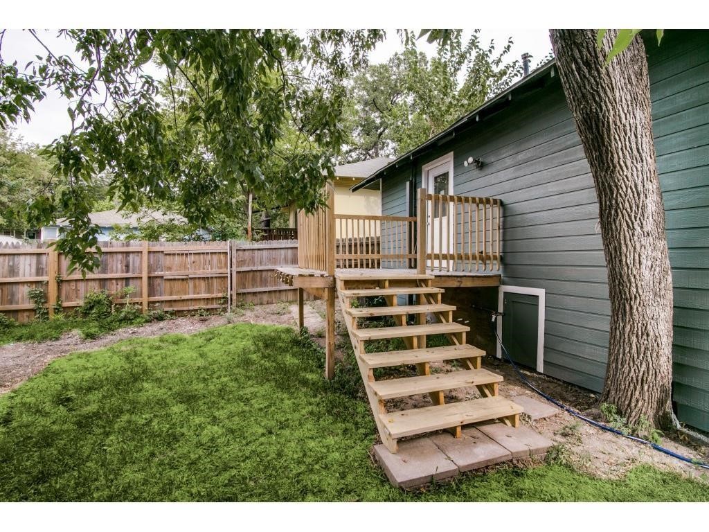 126 Neches Dallas TX 75208