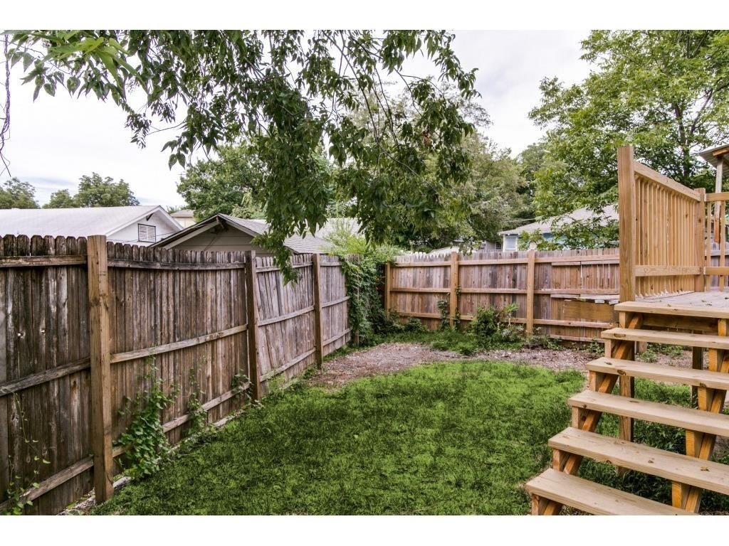 126 Neches Dallas TX 75208