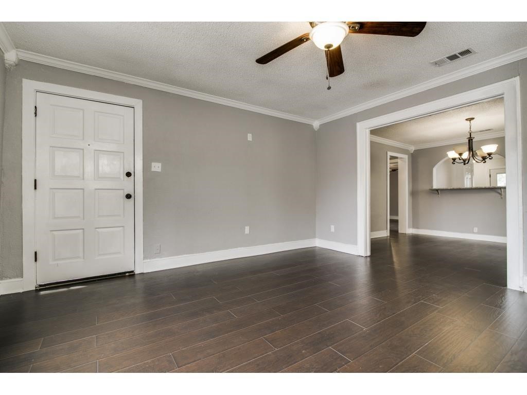 126 Neches Dallas TX 75208