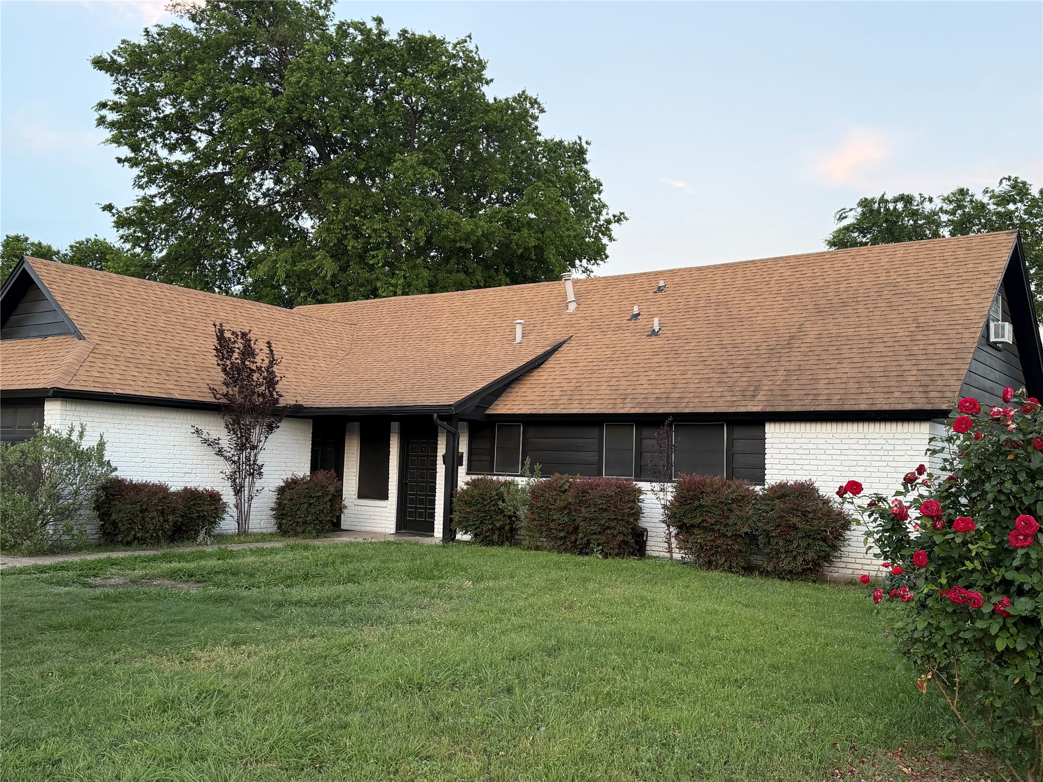 5821 Mccart Avenue Fort Worth TX 76133
