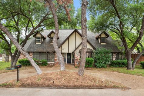 1501 Scots Wood Drive Arlington TX 76015