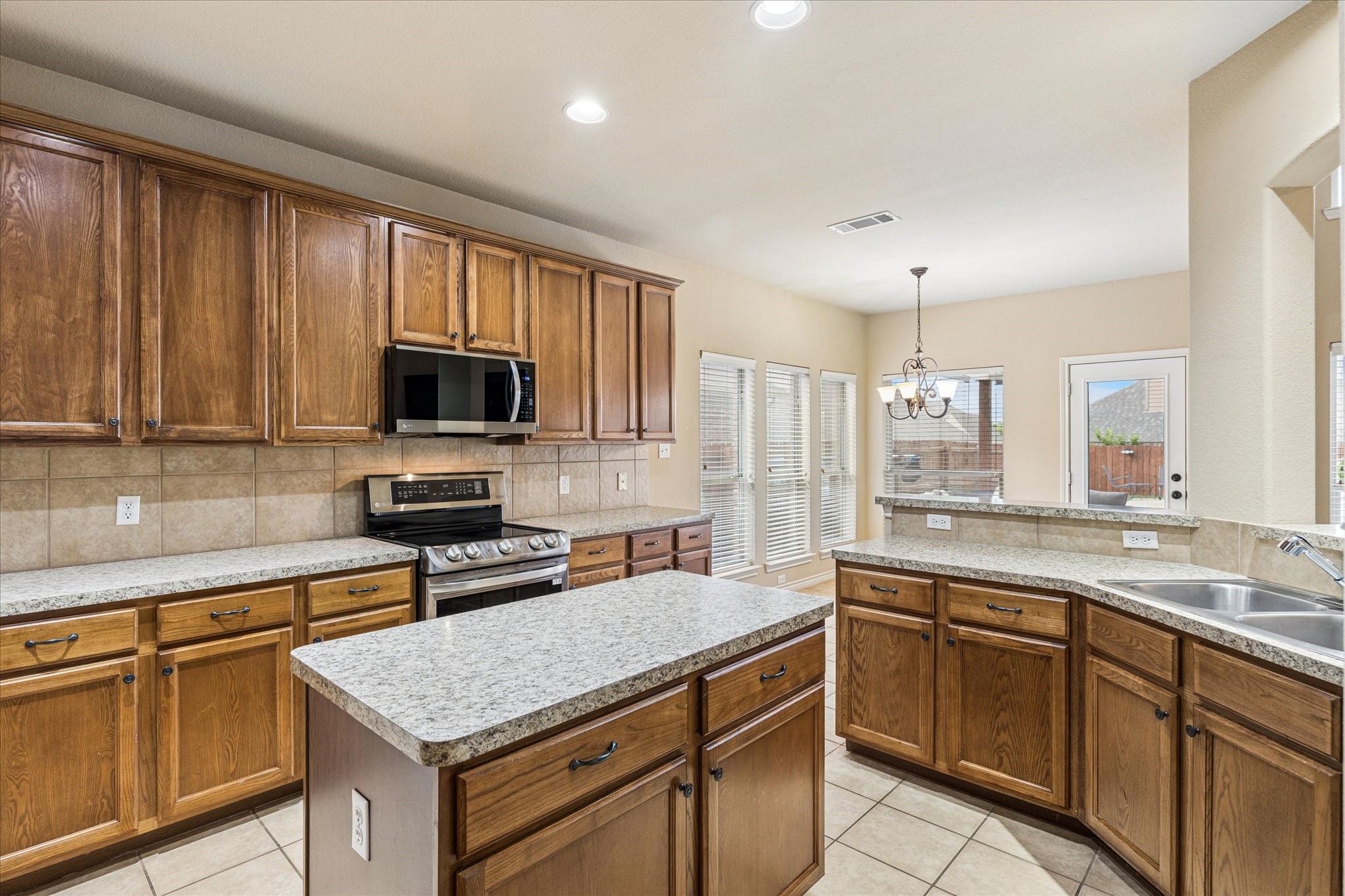 1244 Catherine Lane Burleson TX 76028