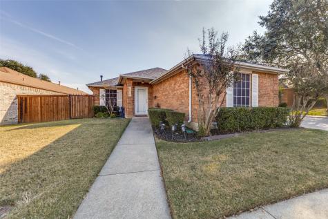 218 Streamside Drive Desoto TX 75115