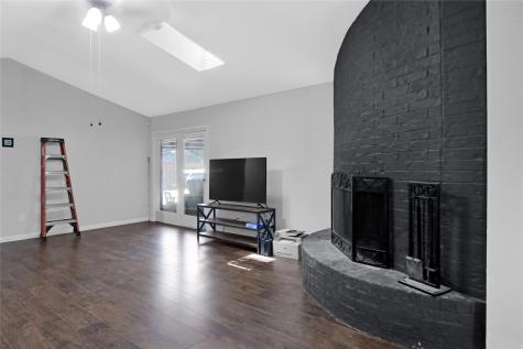 3800 Delmas Drive Benbrook TX 76116
