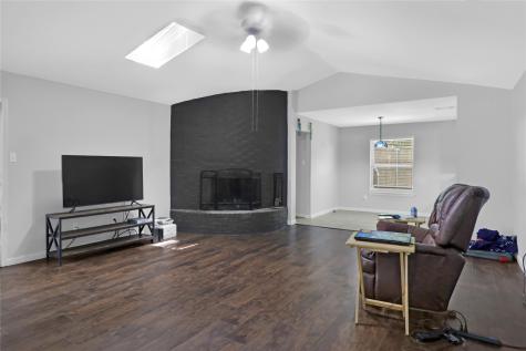 3800 Delmas Drive Benbrook TX 76116