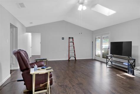 3800 Delmas Drive Benbrook TX 76116