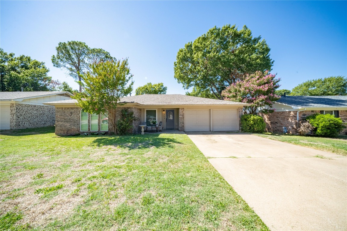 1912 Victoria Drive Arlington TX 76012
