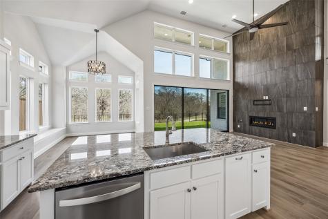 4913 Meadow Creek Drive Mckinney TX 75070