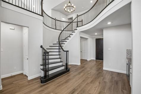4913 Meadow Creek Drive Mckinney TX 75070