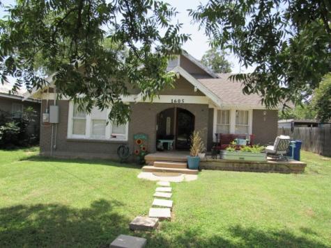 1605 6th Street Brownwood TX 76801