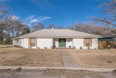 1919 Walnut Street Clifton TX 76634