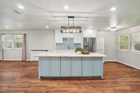 10011 Mill Valley Lane Dallas TX 75217