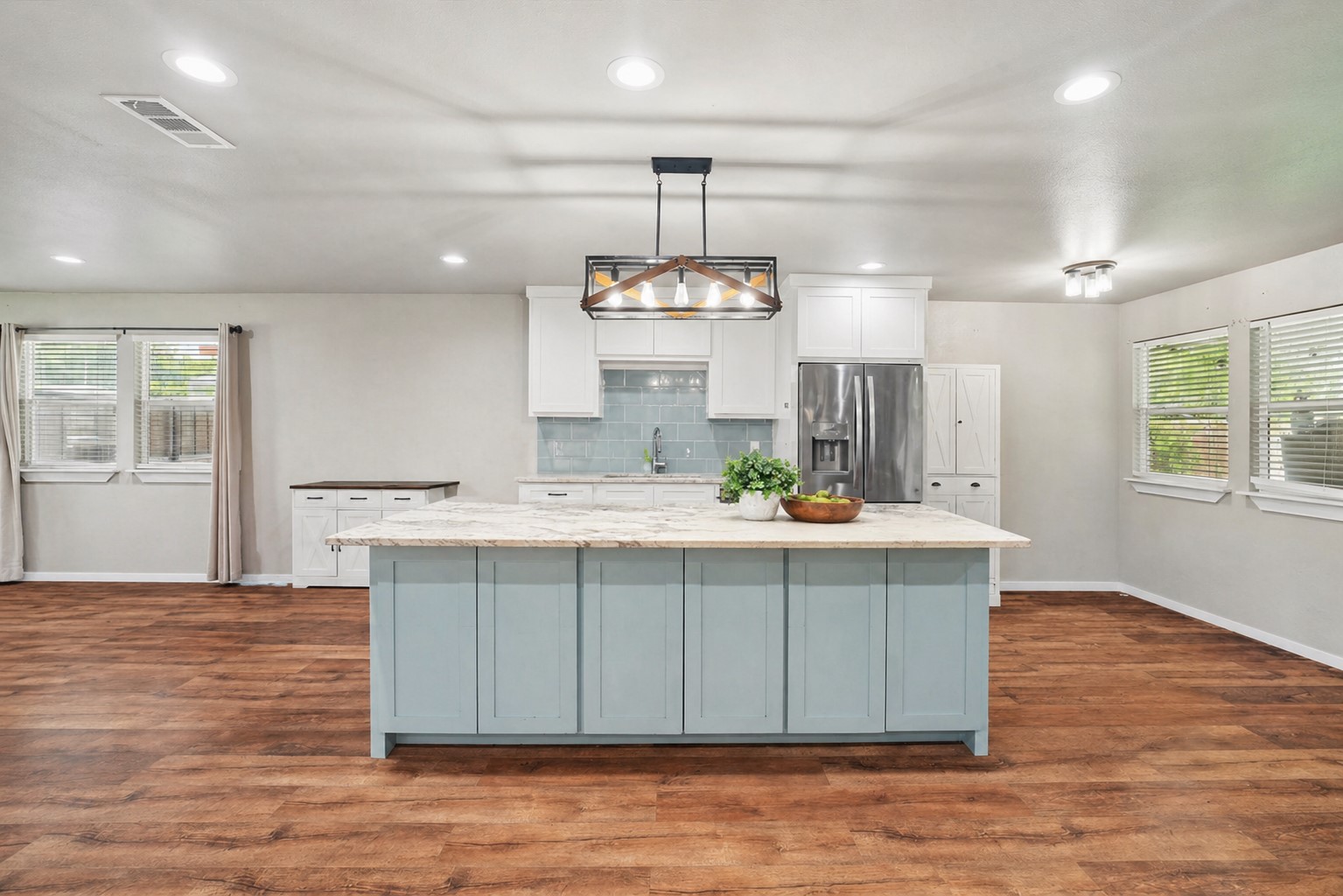 10011 Mill Valley Lane Dallas TX 75217