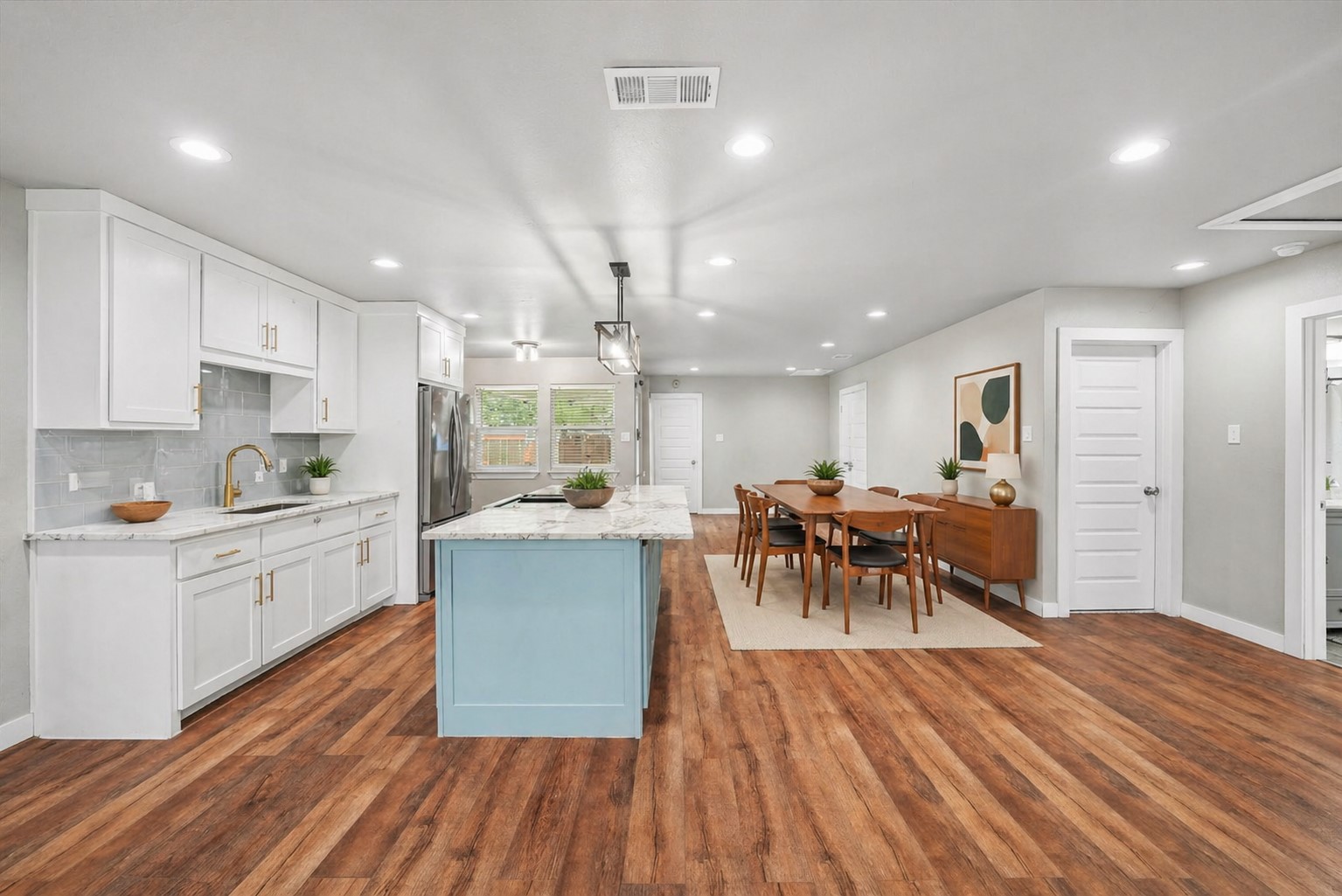 10011 Mill Valley Lane Dallas TX 75217