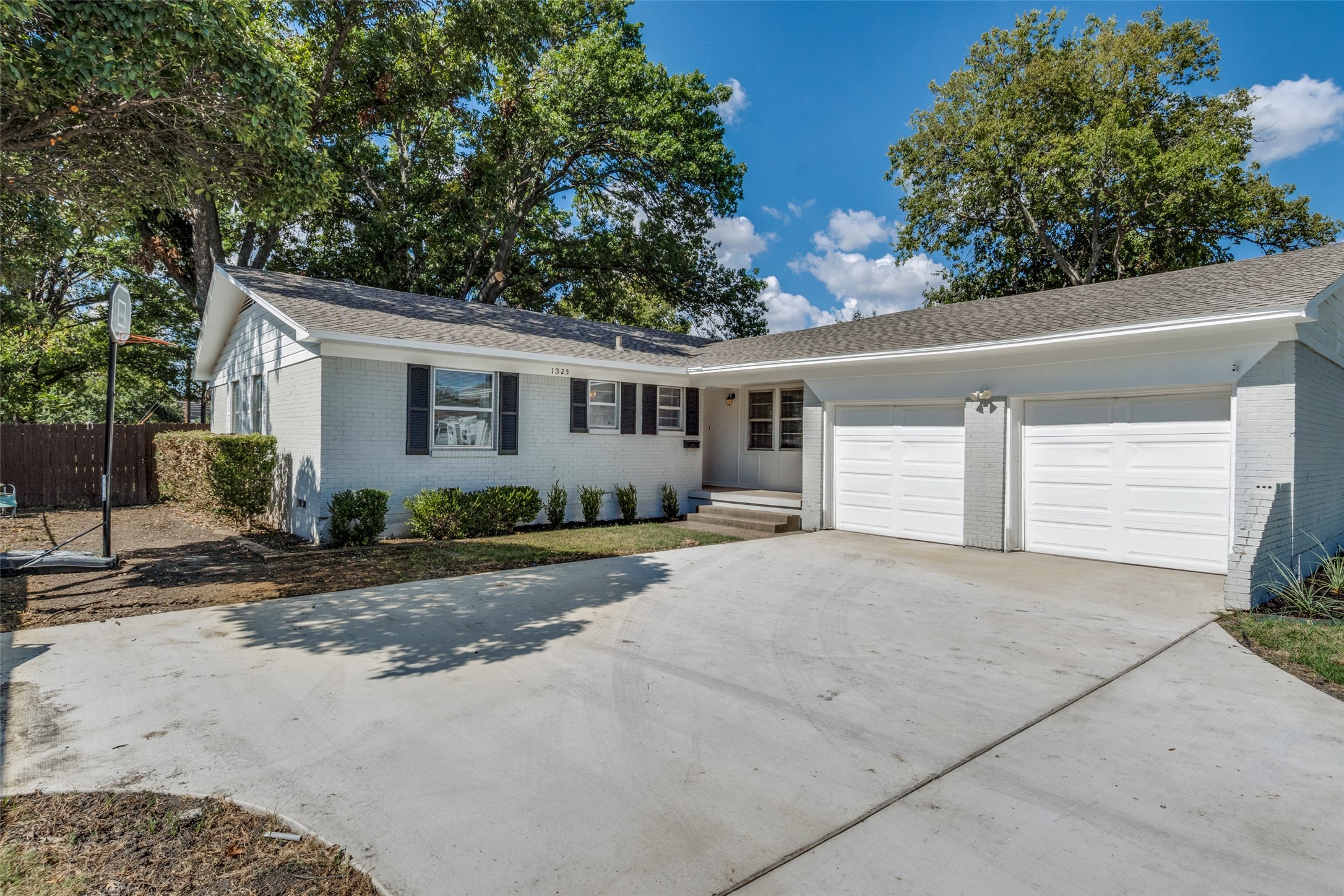 1325 Patricia Lane Garland TX 75042