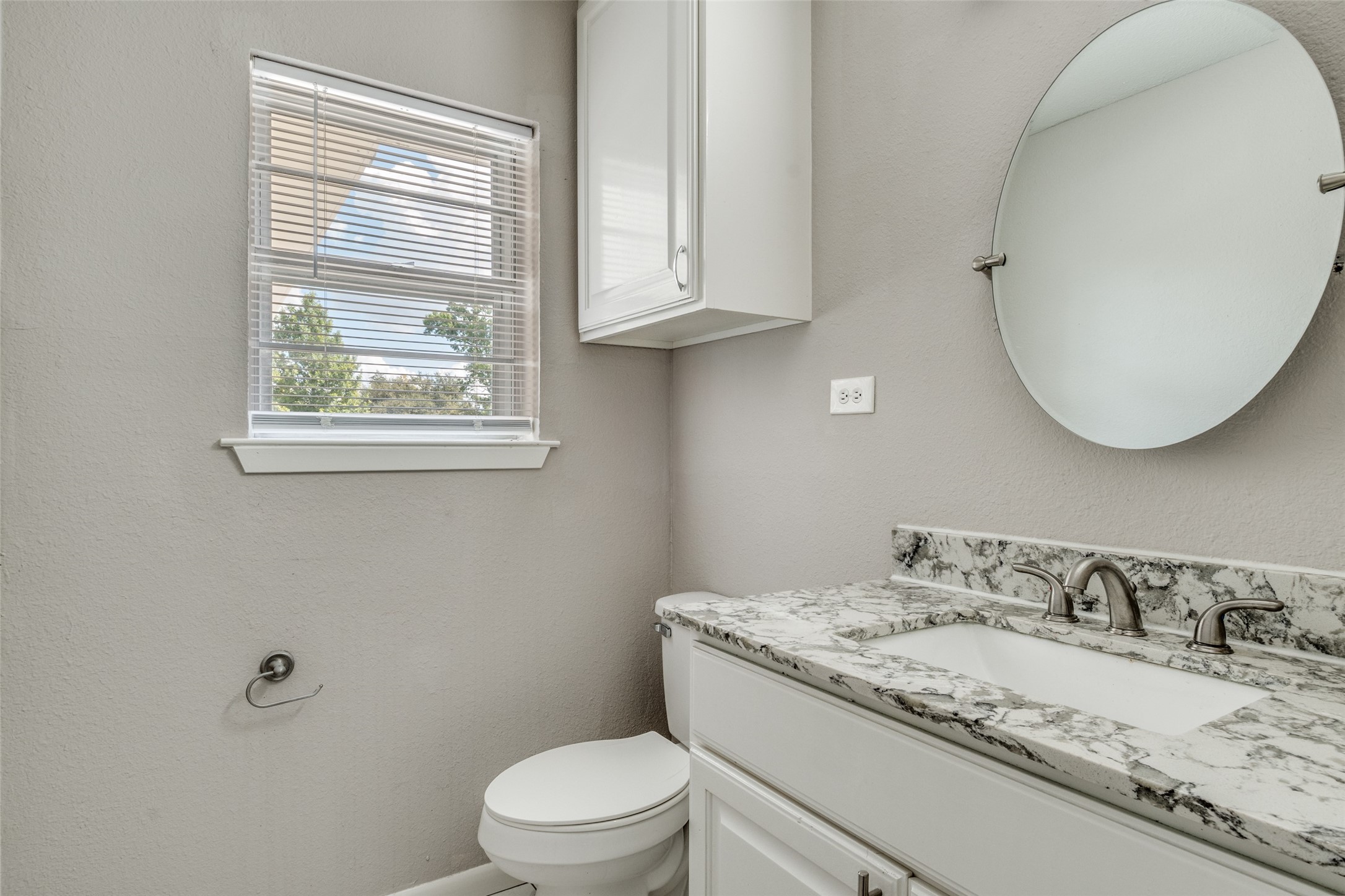 1325 Patricia Lane Garland TX 75042