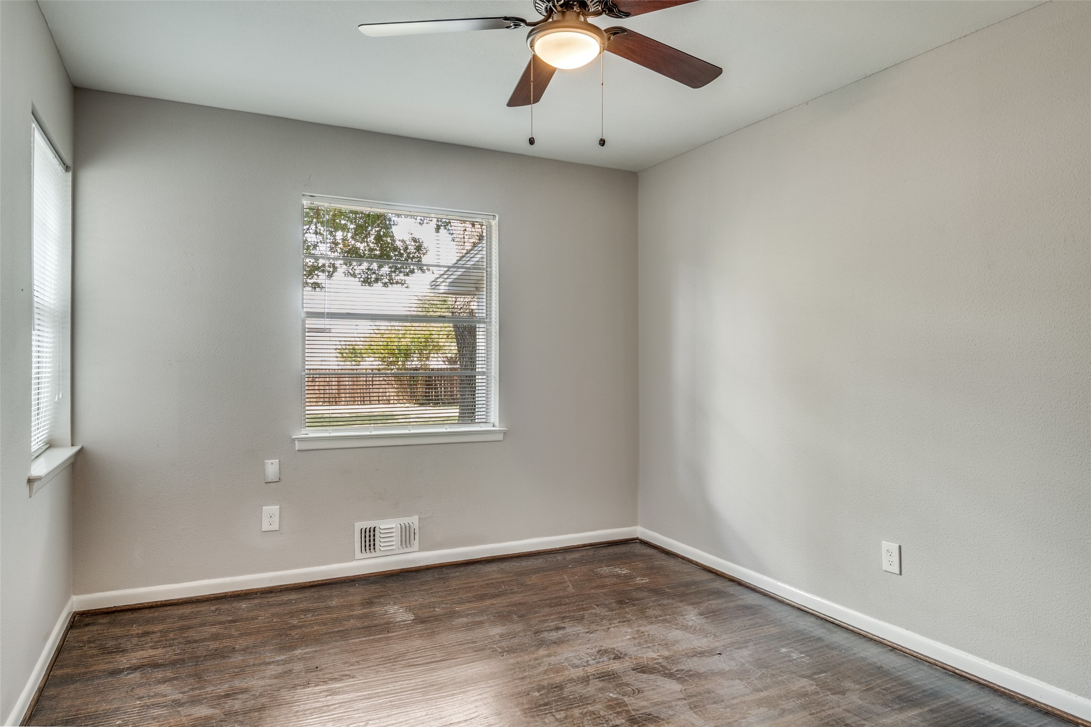 1325 Patricia Lane Garland TX 75042