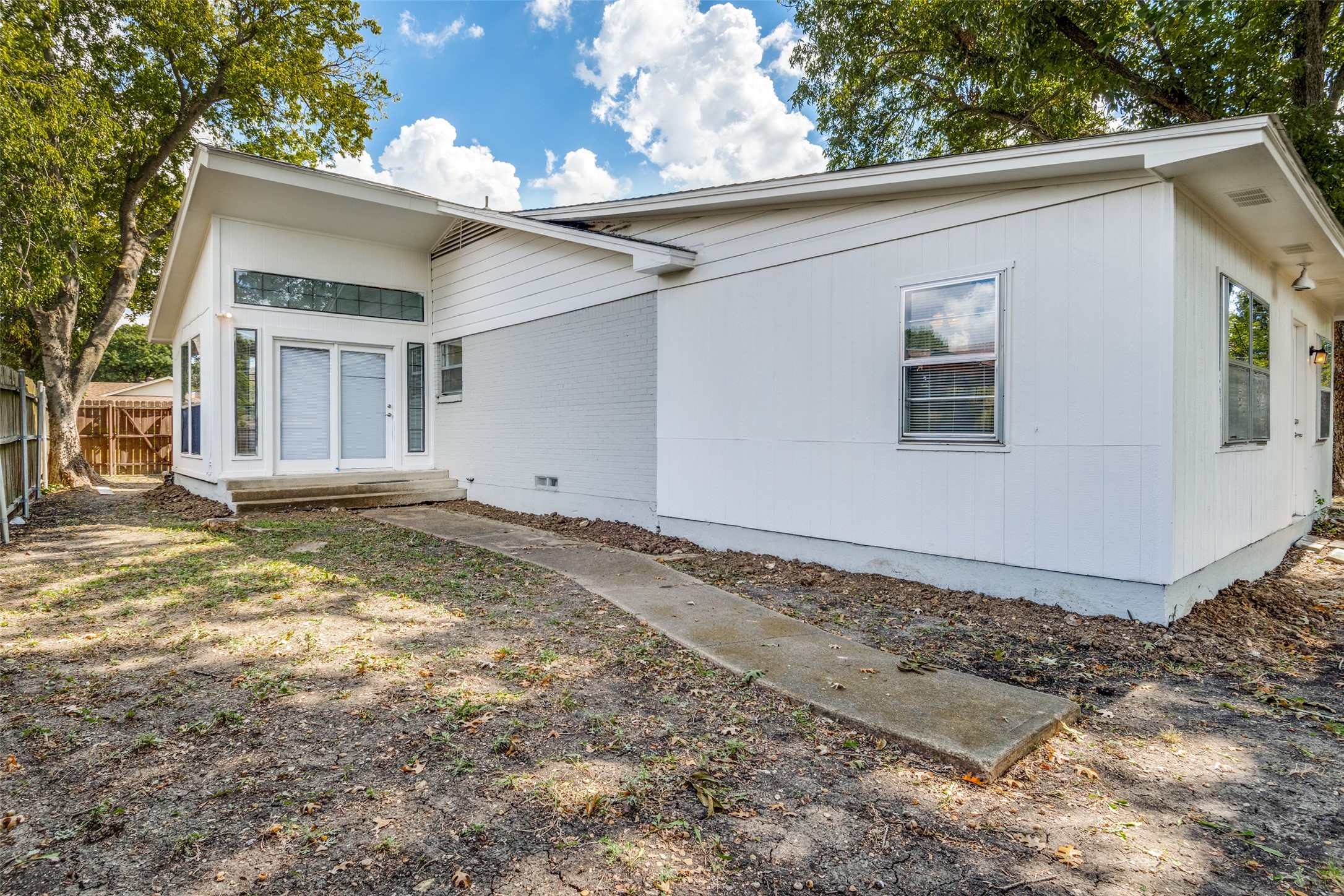 1325 Patricia Lane Garland TX 75042
