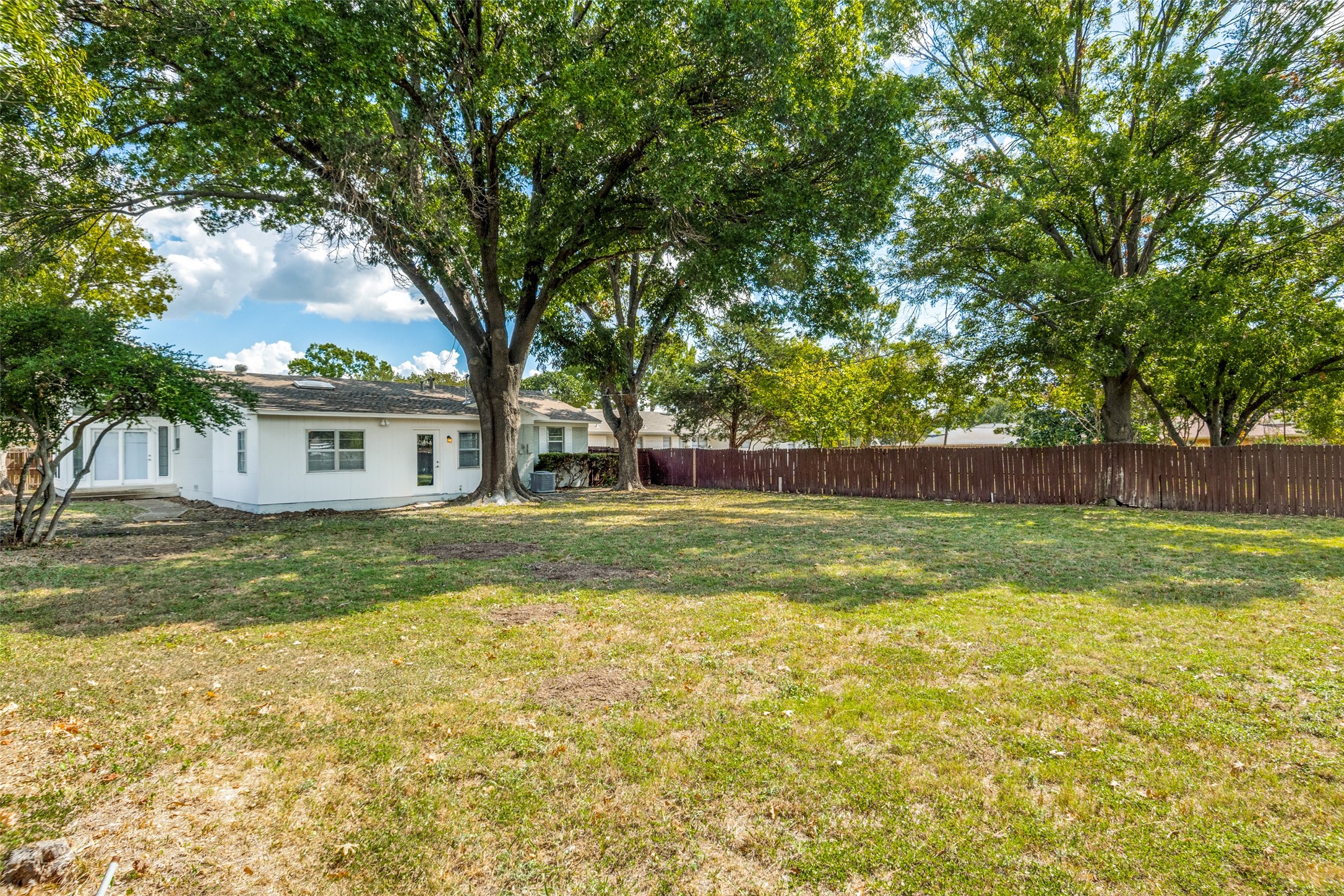 1325 Patricia Lane Garland TX 75042