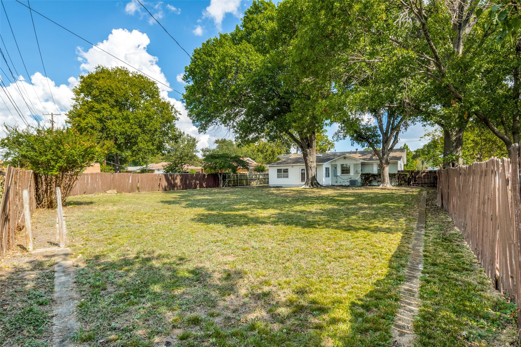 1325 Patricia Lane Garland TX 75042