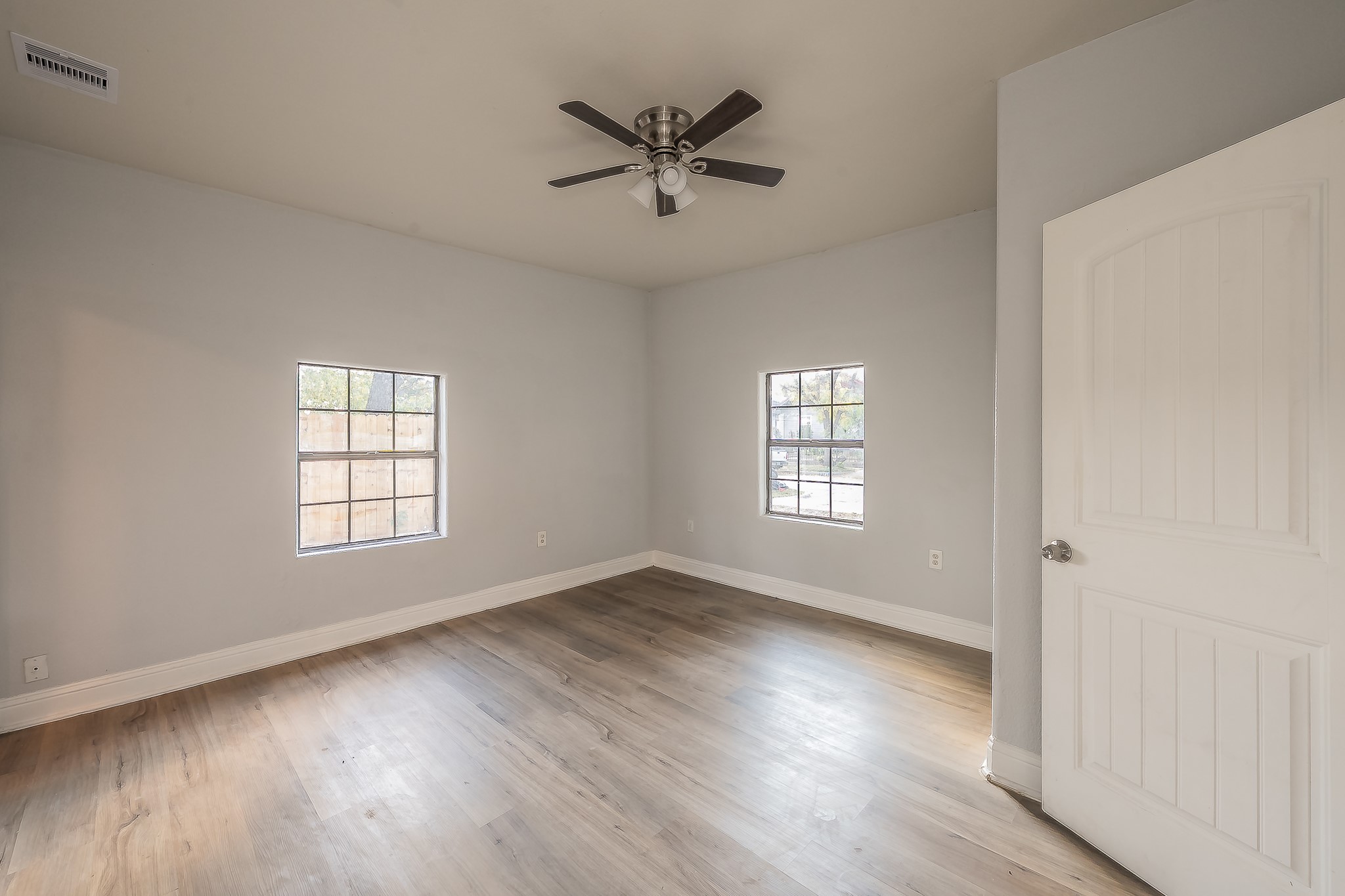 2141 S Jennings Avenue Fort Worth TX 76110