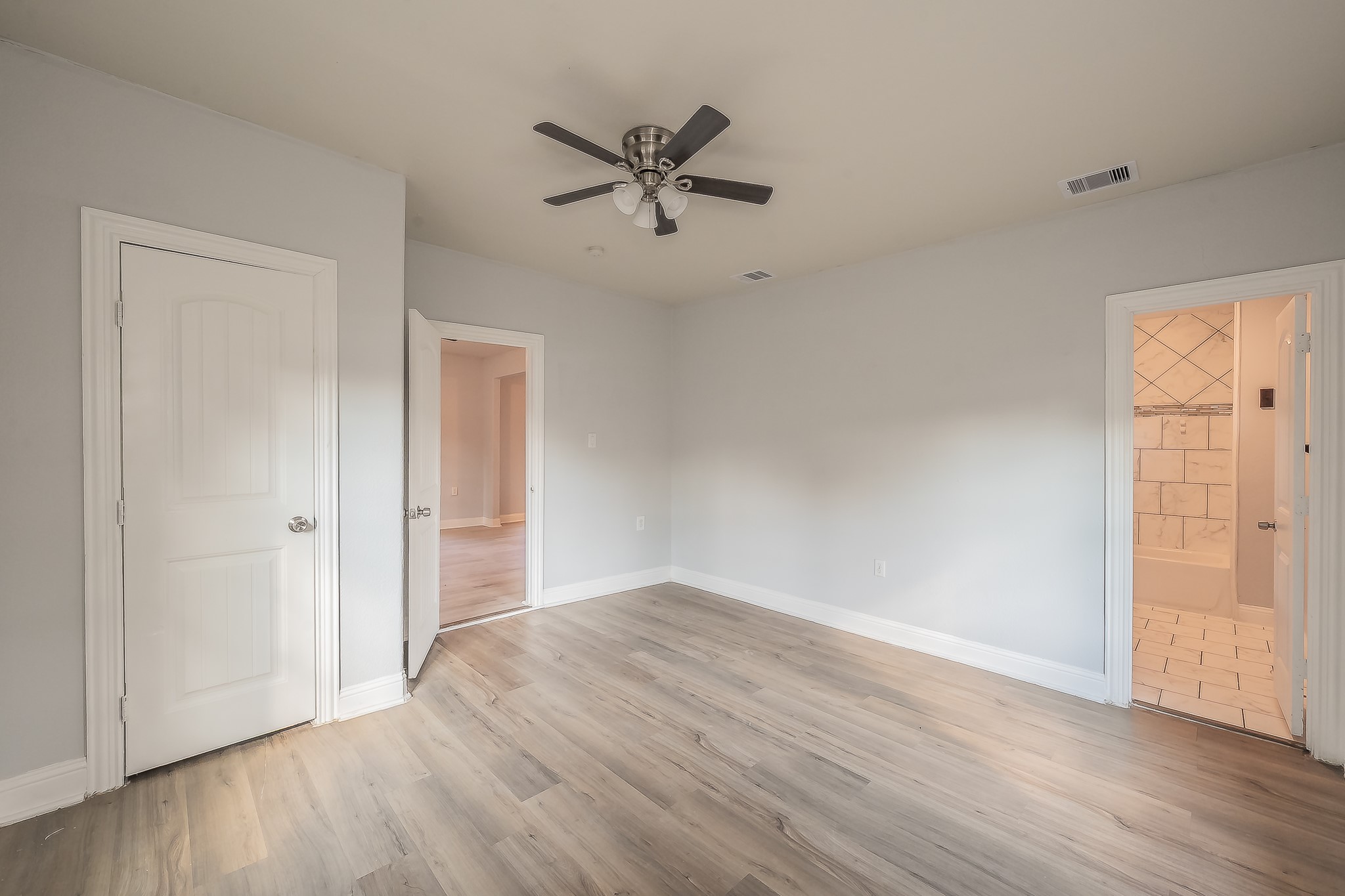 2141 S Jennings Avenue Fort Worth TX 76110