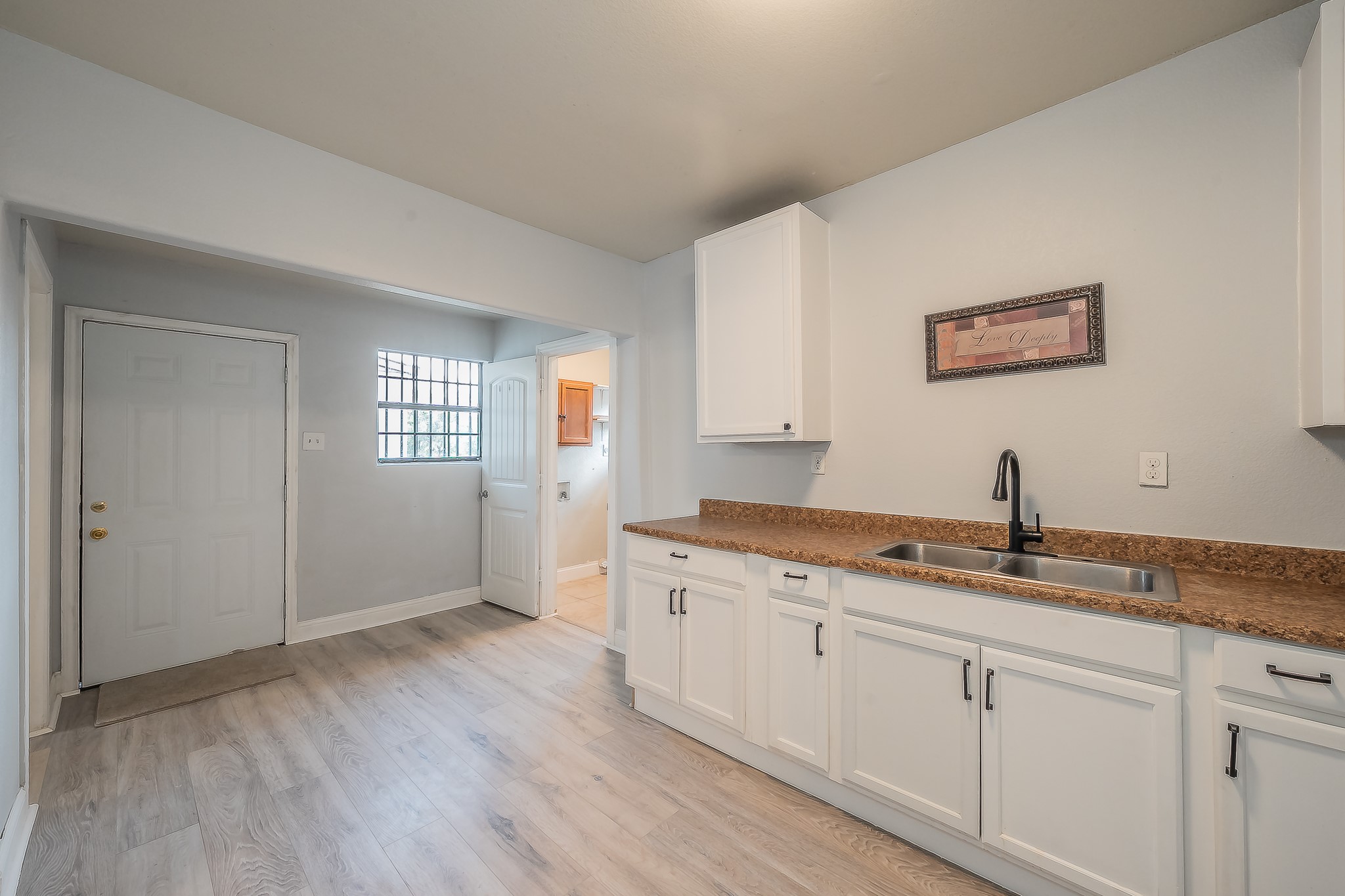 2141 S Jennings Avenue Fort Worth TX 76110