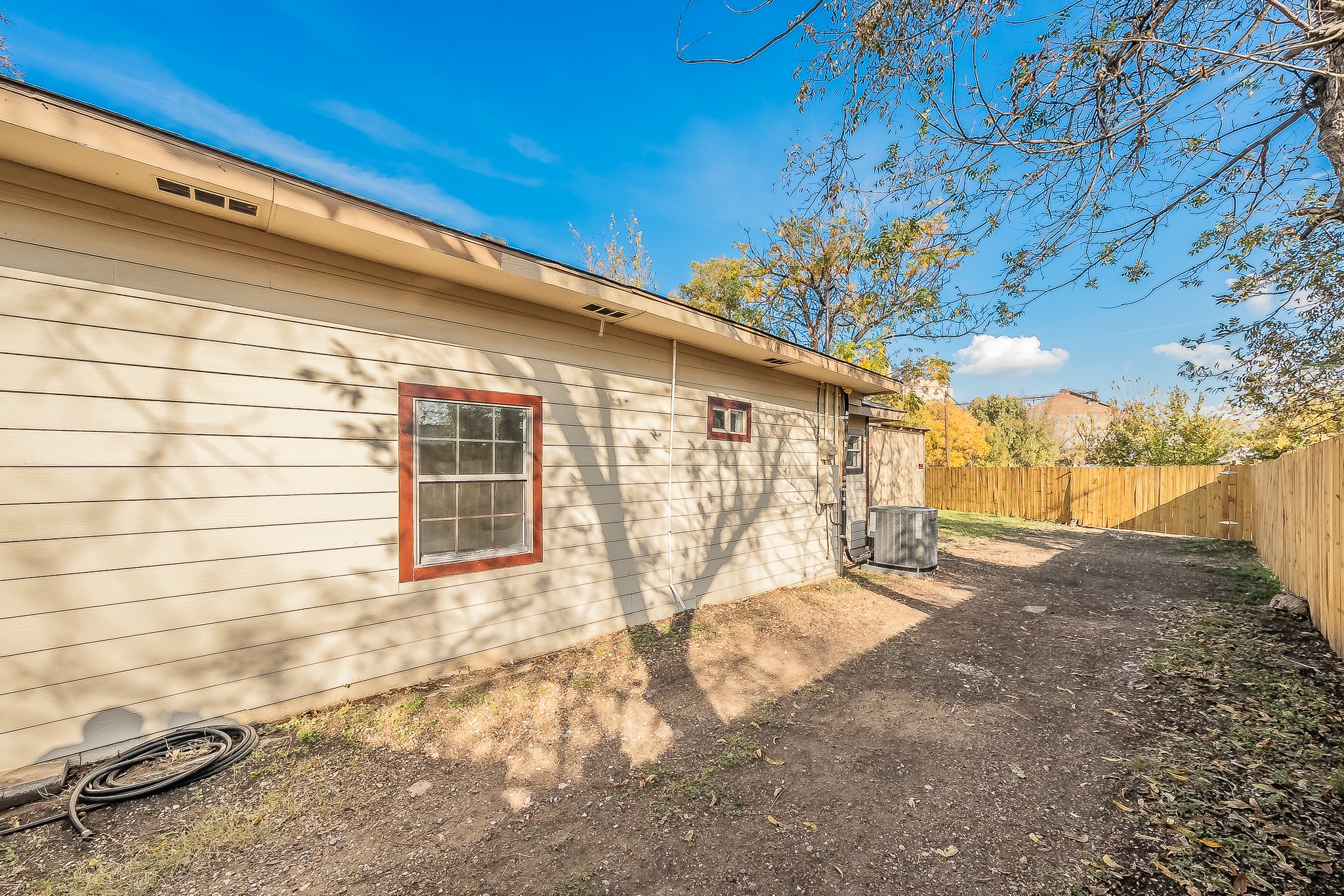 2141 S Jennings Avenue Fort Worth TX 76110