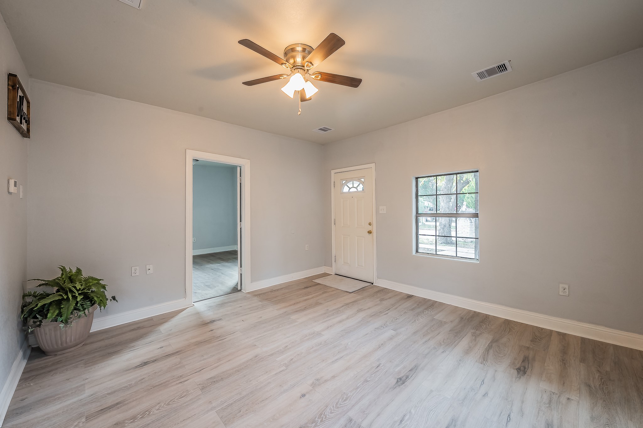 2141 S Jennings Avenue Fort Worth TX 76110