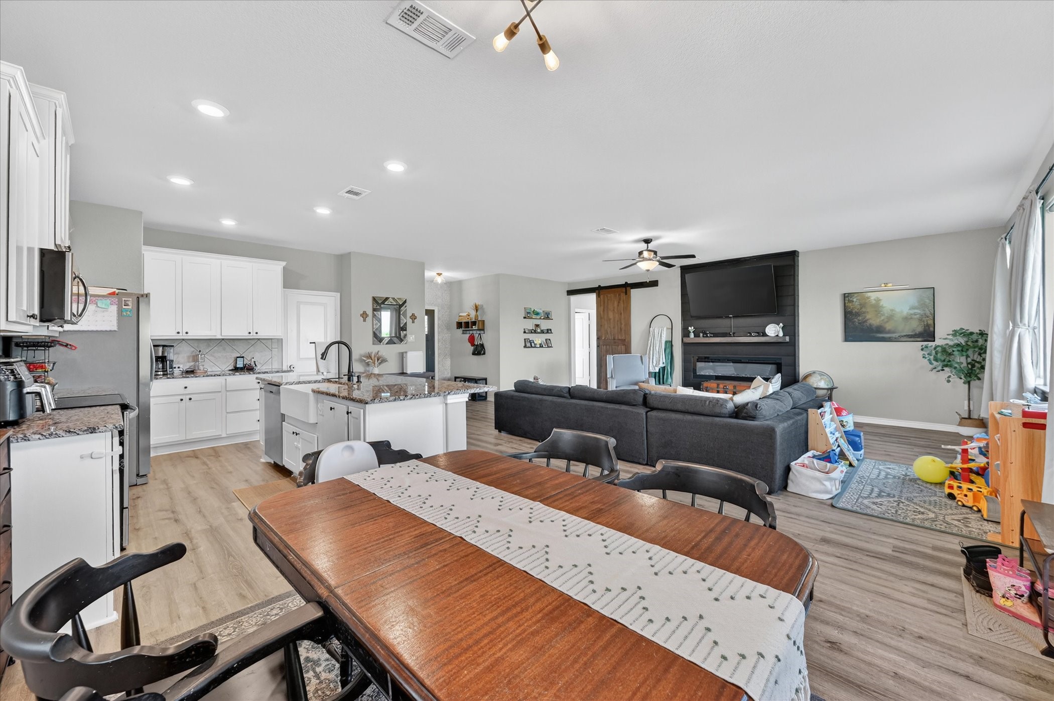5130 Hillside Loop N Justin TX 76247