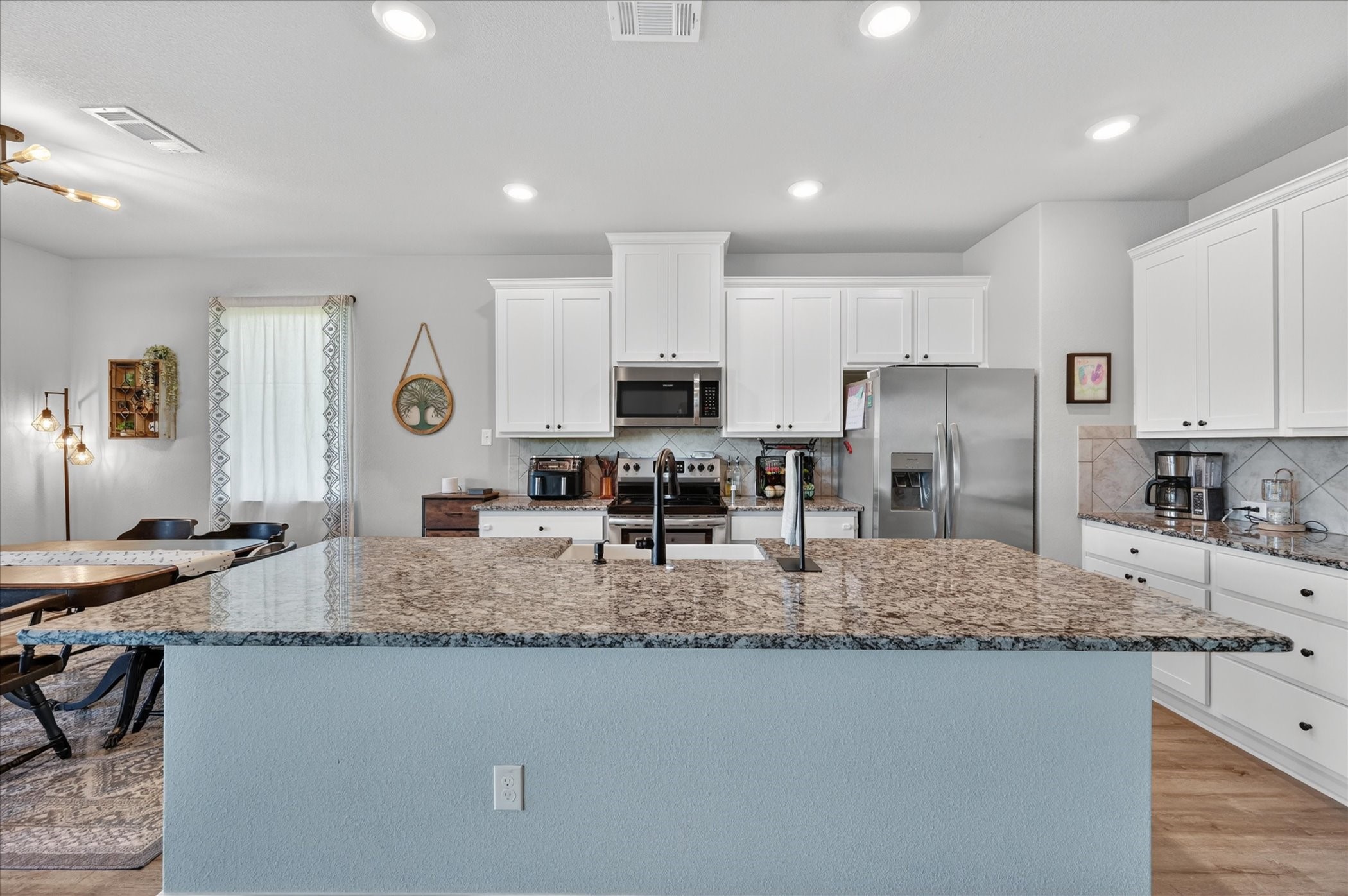 5130 Hillside Loop N Justin TX 76247