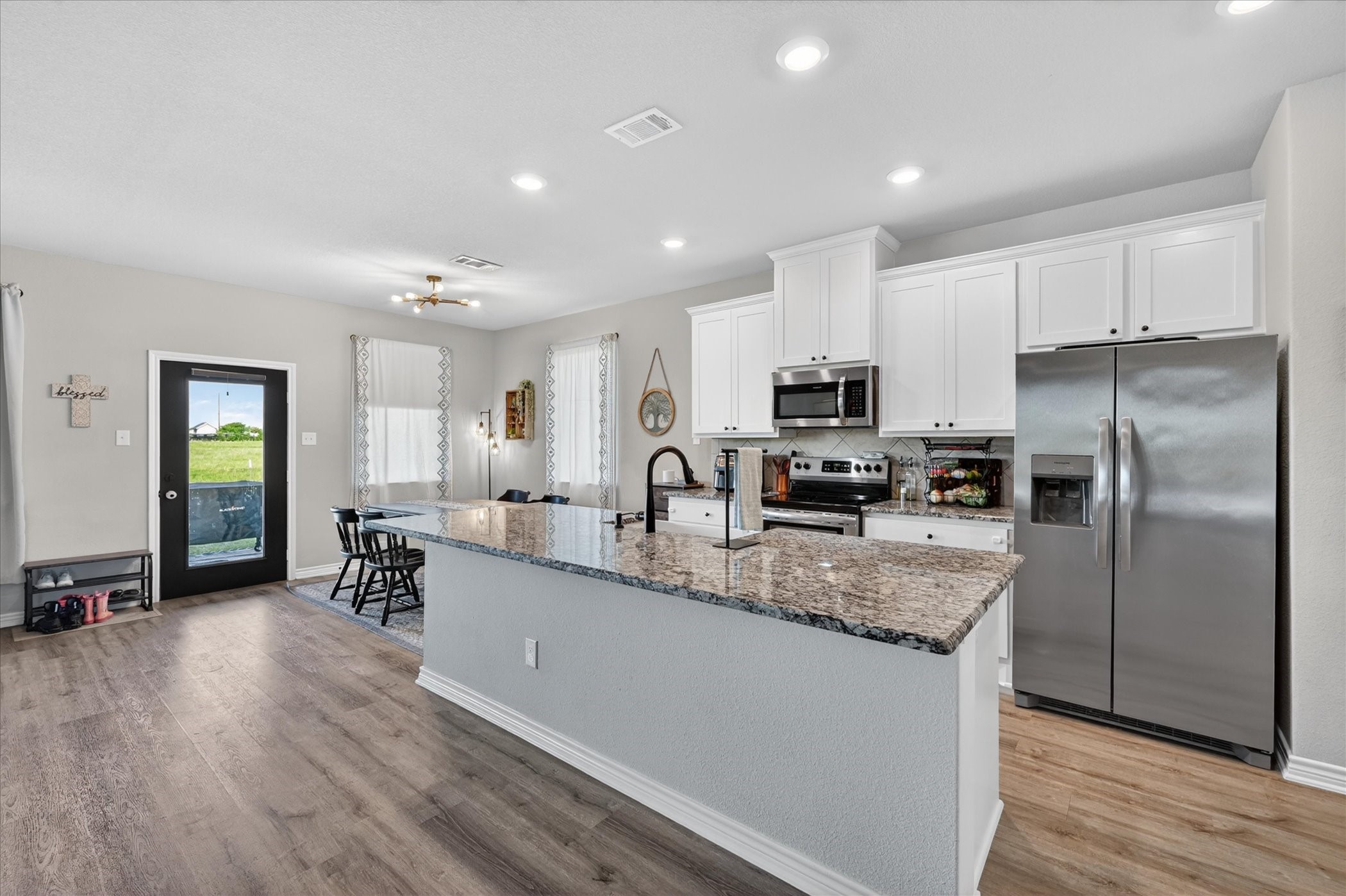 5130 Hillside Loop N Justin TX 76247