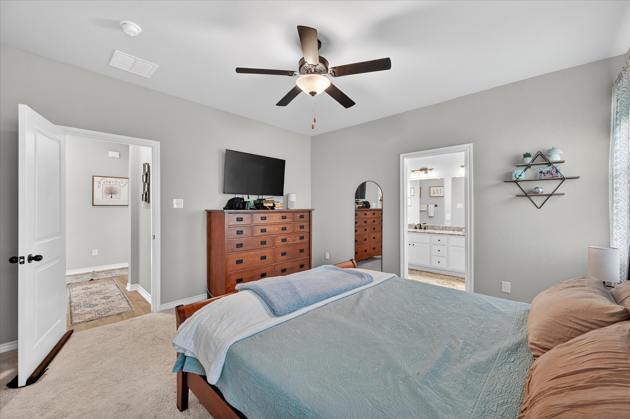 5130 Hillside Loop N Justin TX 76247