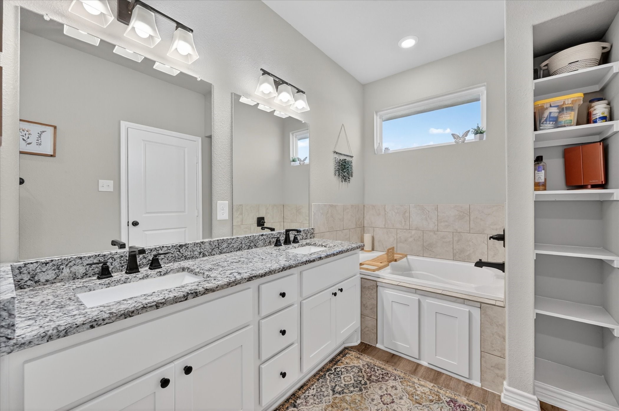 5130 Hillside Loop N Justin TX 76247