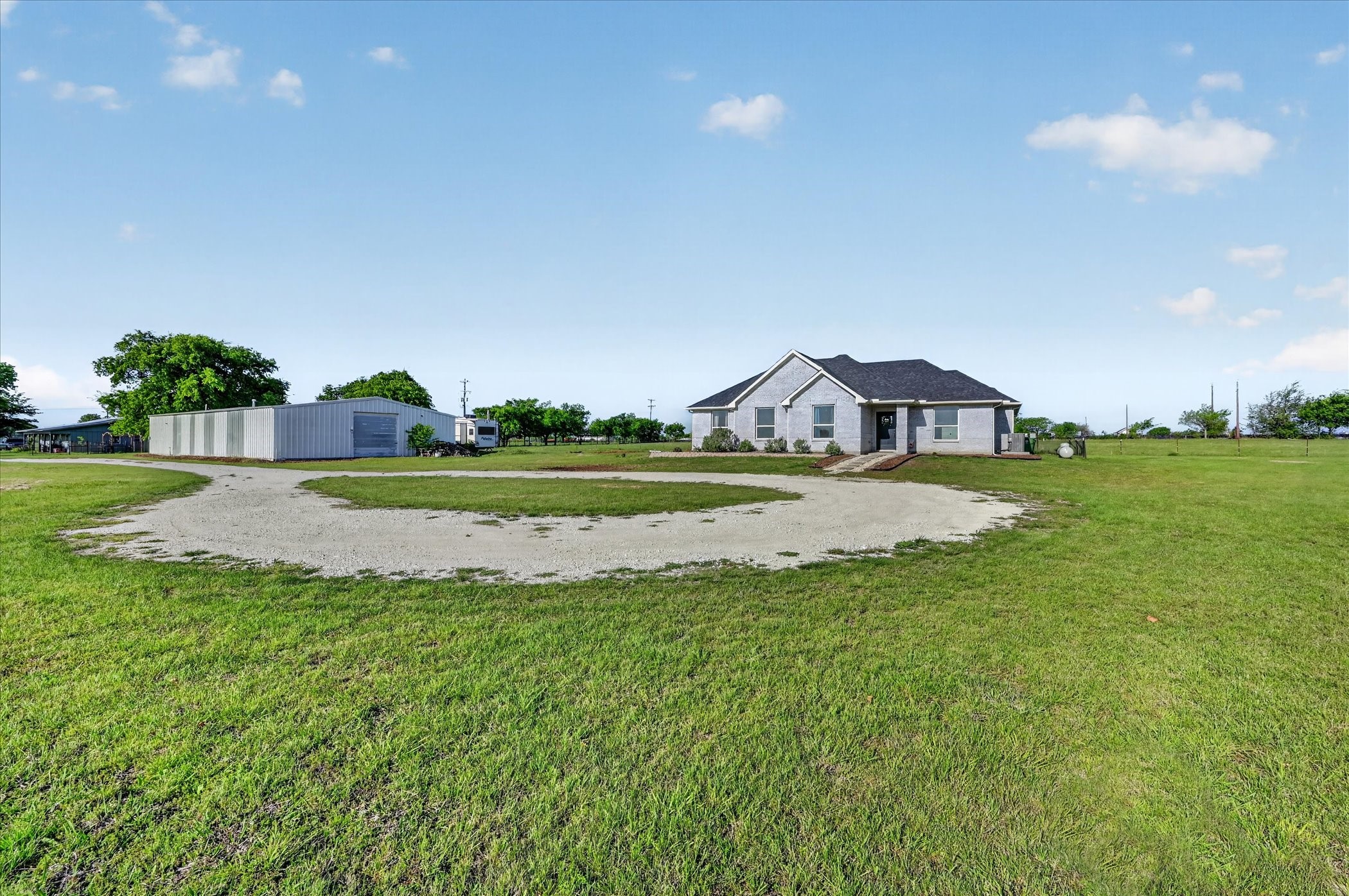 5130 Hillside Loop N Justin TX 76247