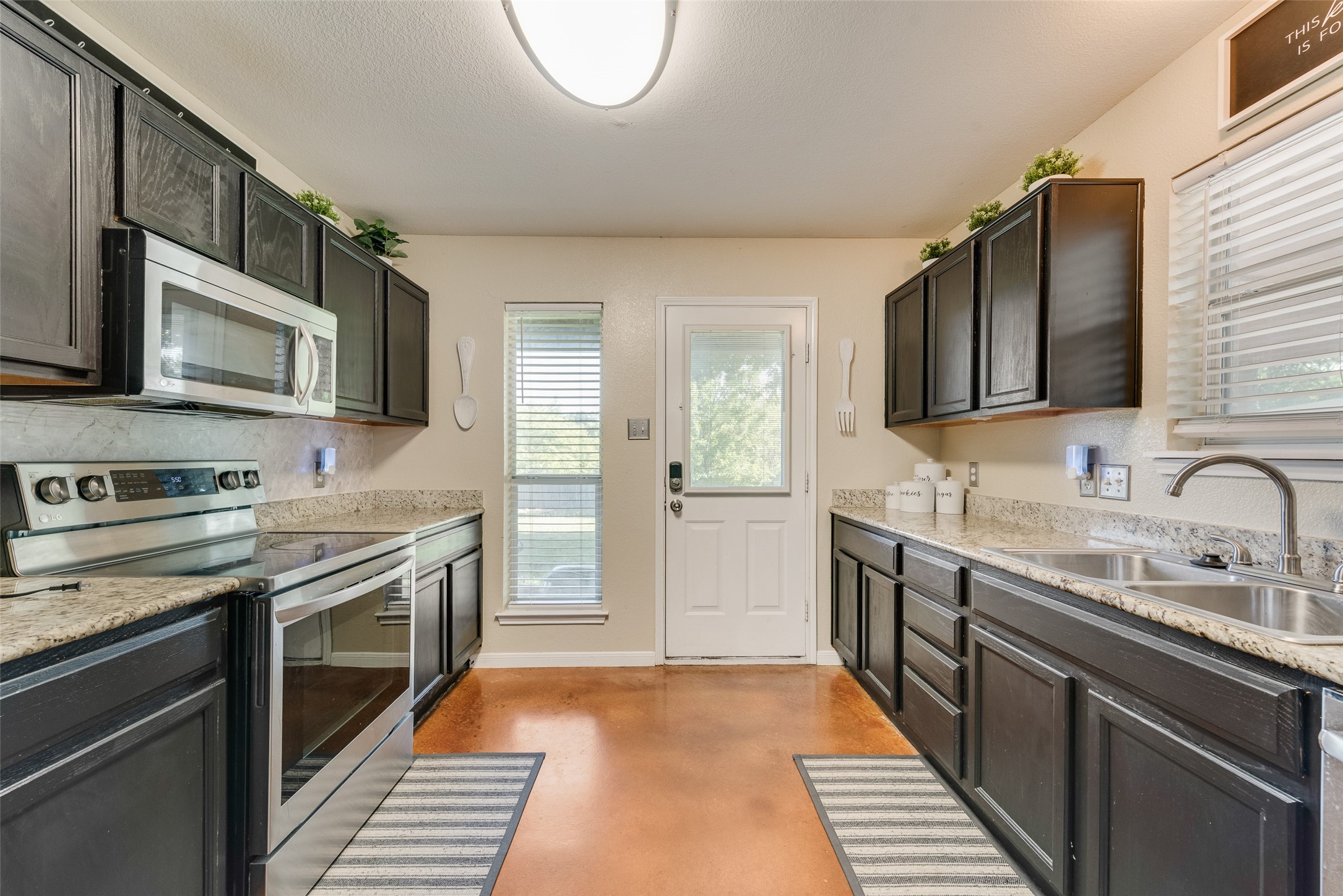 103 Comfort Court Waxahachie TX 75165