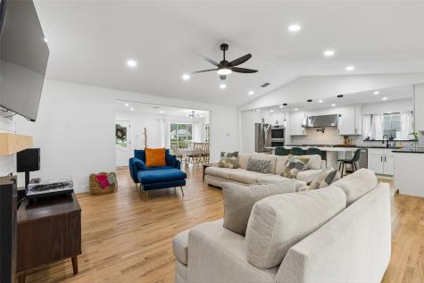 2133 Ebbtide Lane Dallas TX 75224