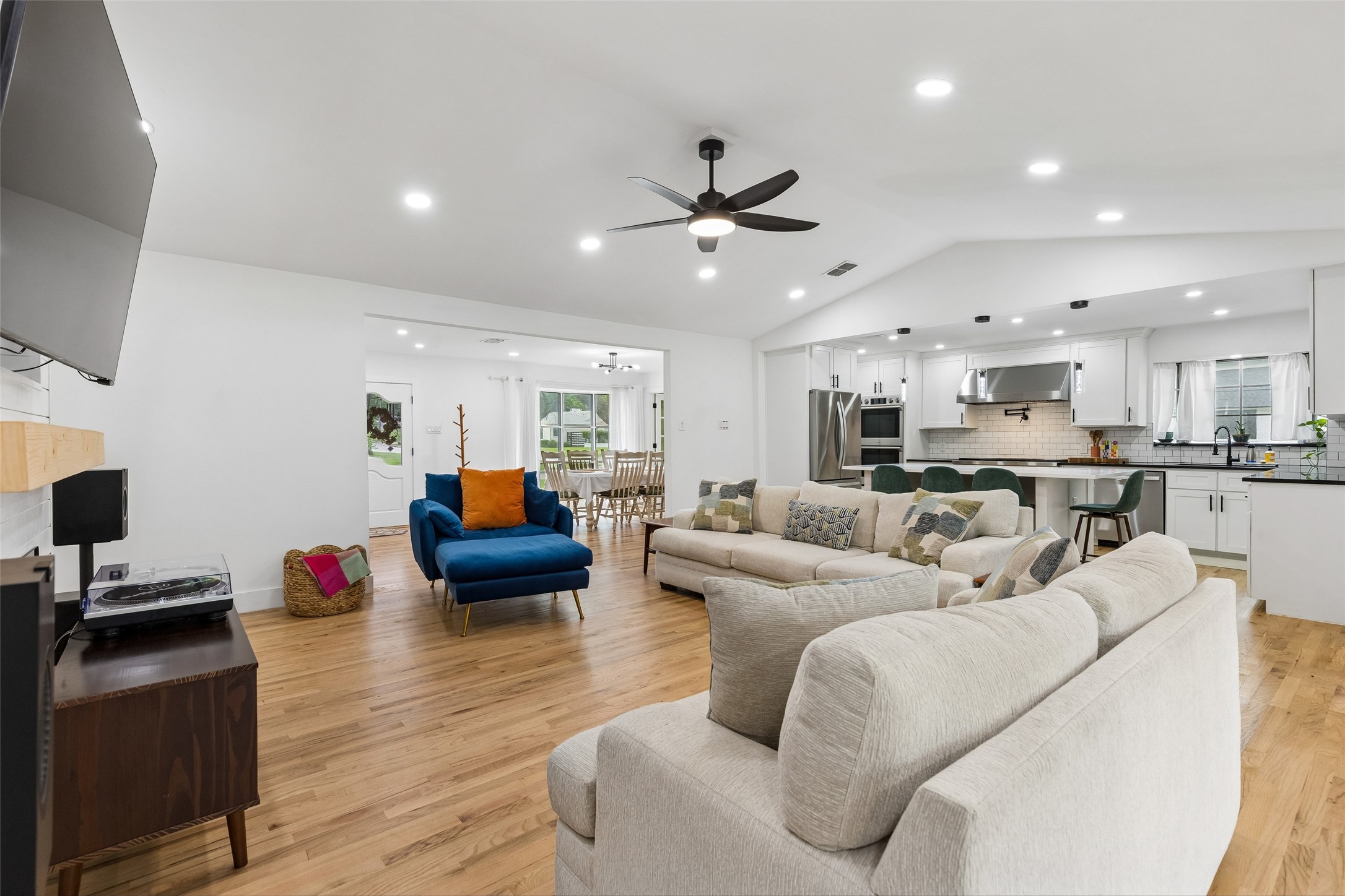 2133 Ebbtide Lane Dallas TX 75224