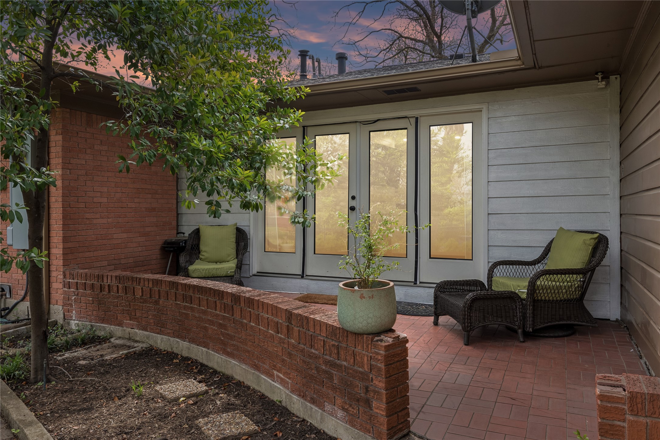 2133 Ebbtide Lane Dallas TX 75224