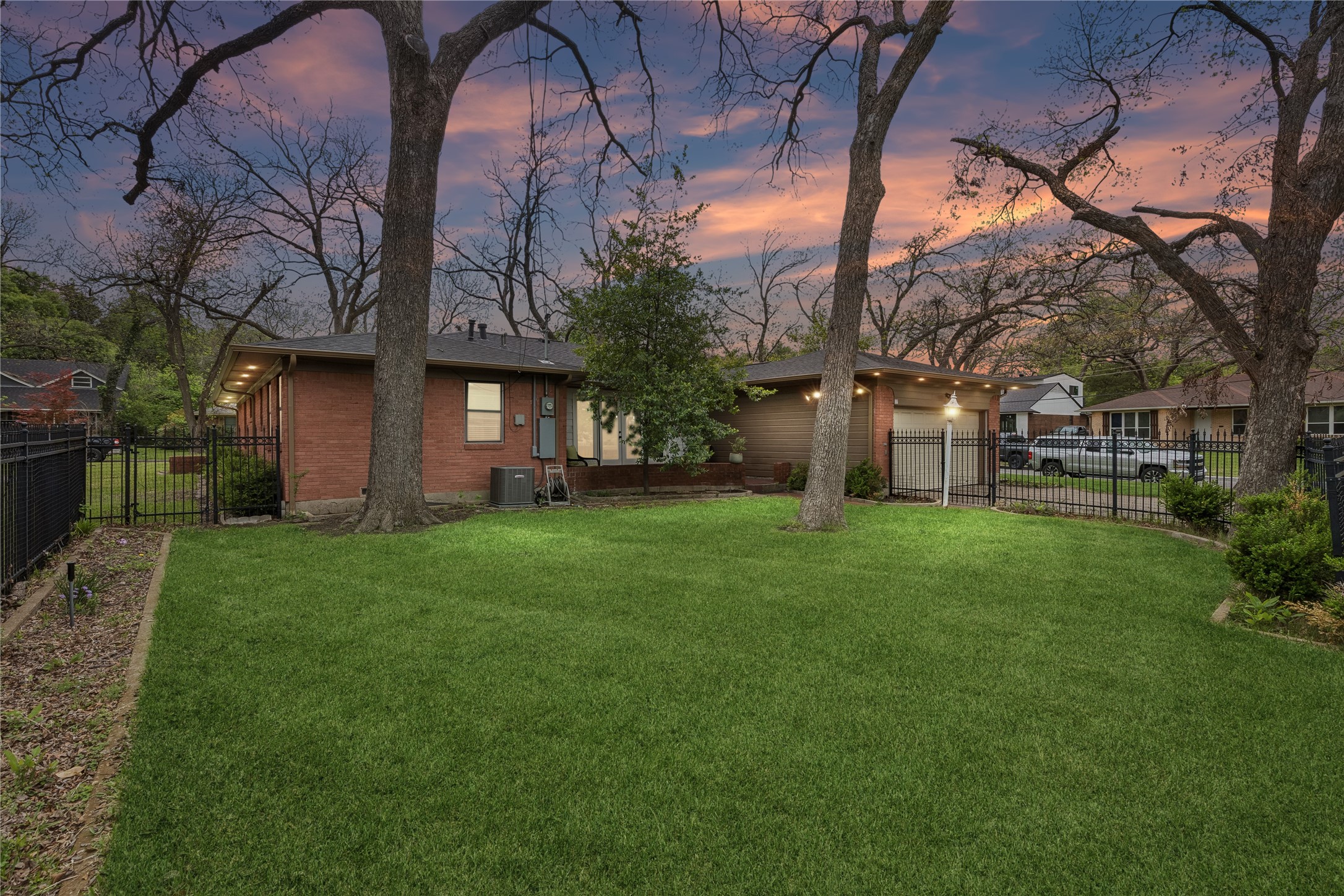 2133 Ebbtide Lane Dallas TX 75224