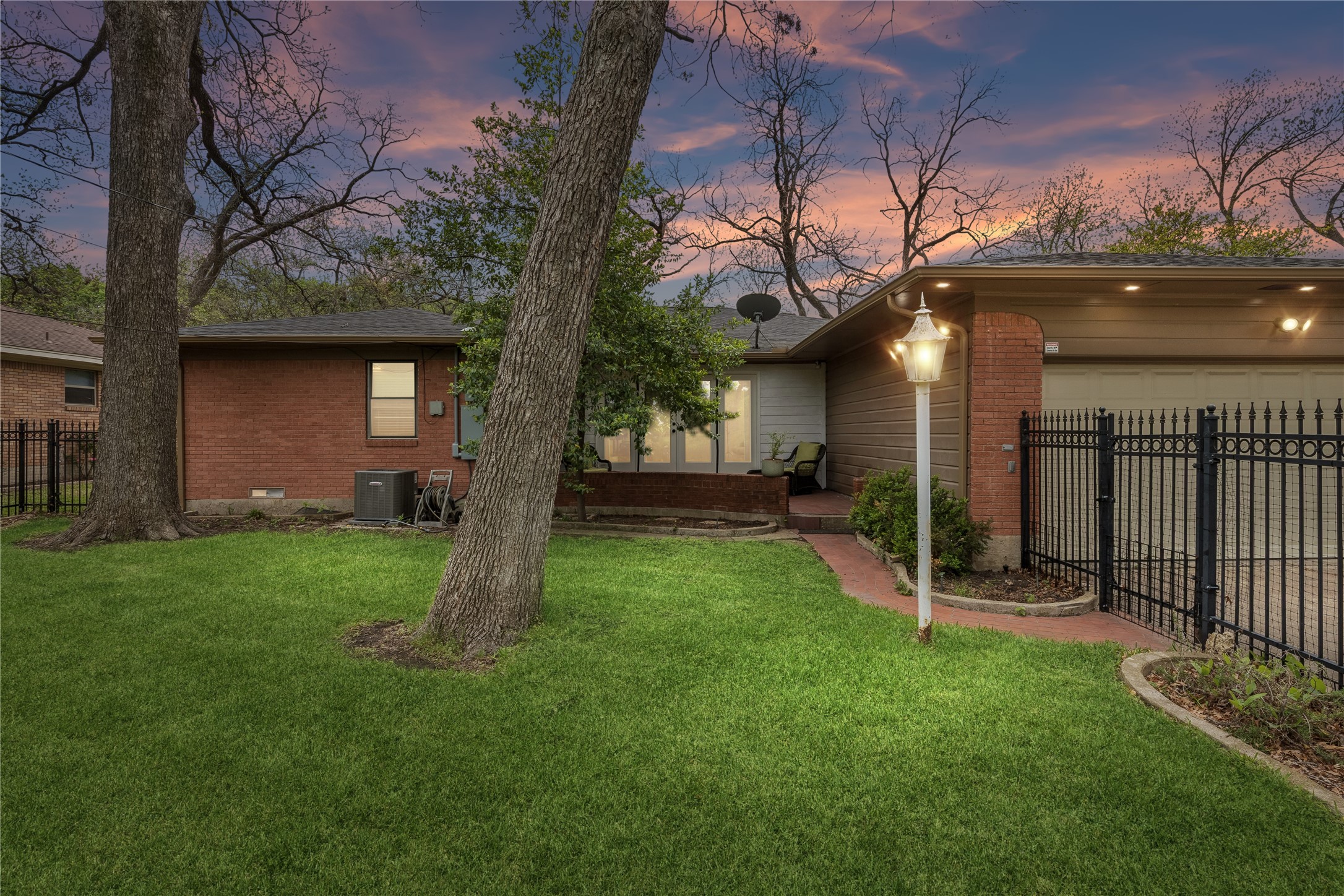 2133 Ebbtide Lane Dallas TX 75224