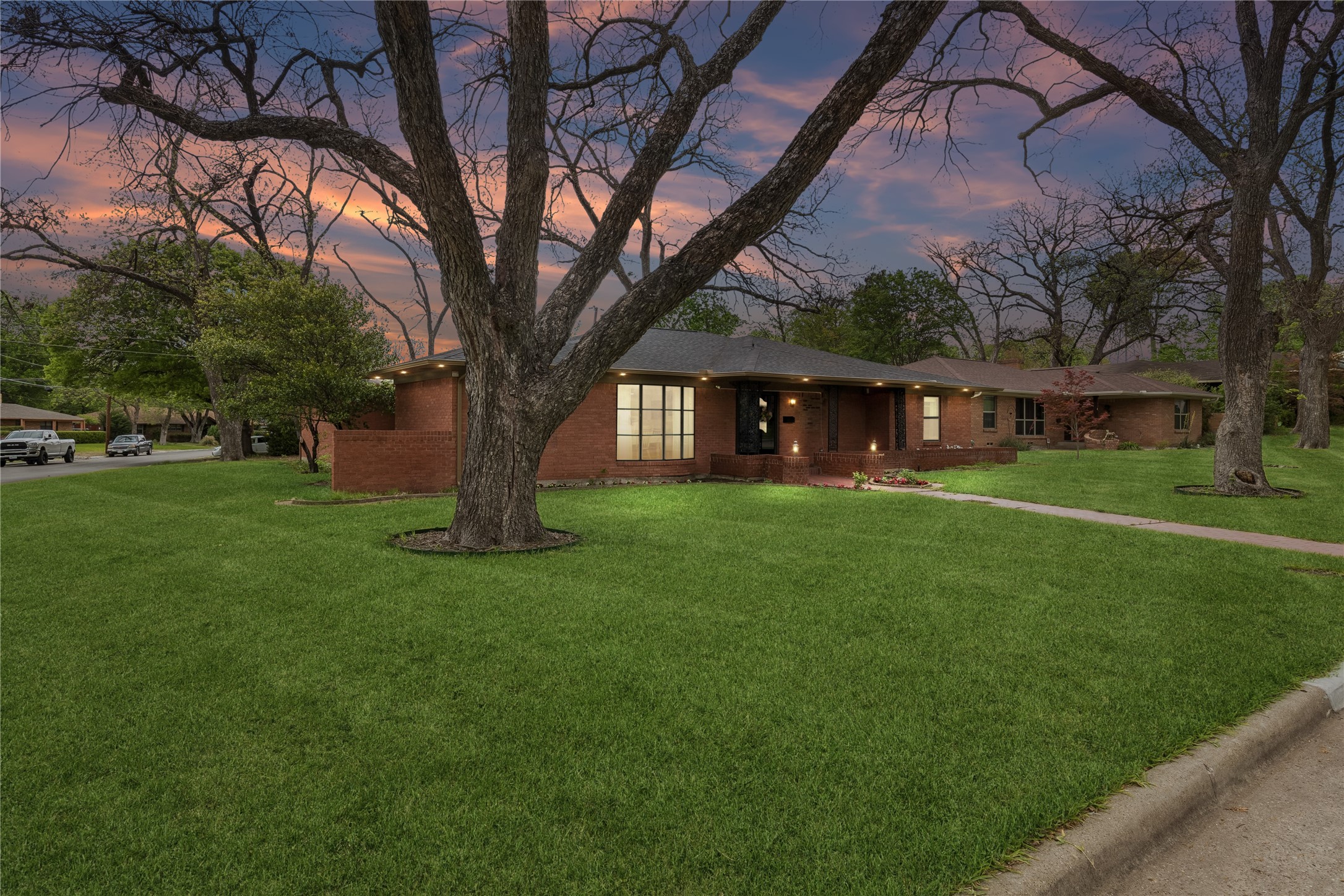 2133 Ebbtide Lane Dallas TX 75224