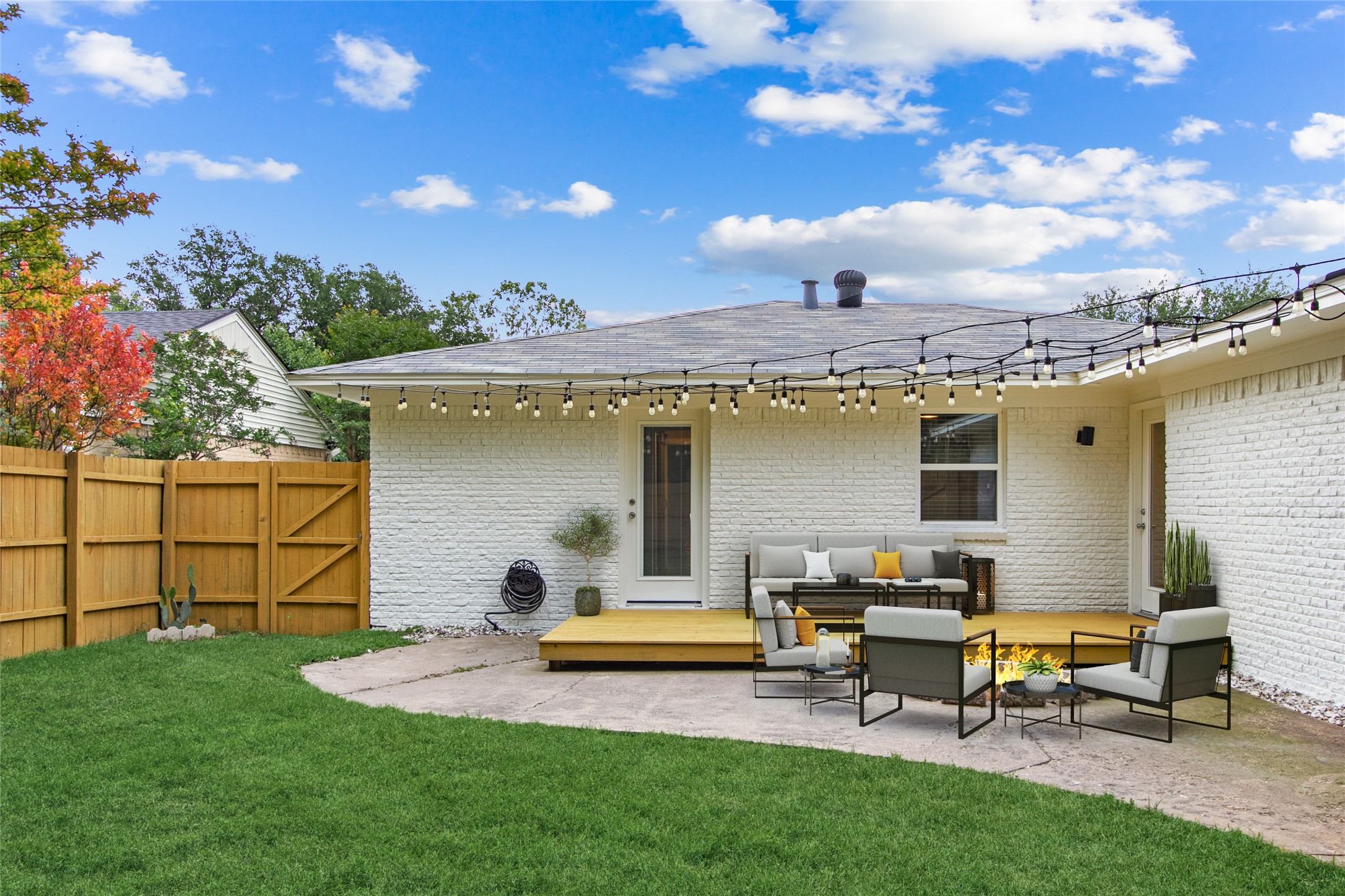 10005 Newcombe Drive Dallas TX 75228