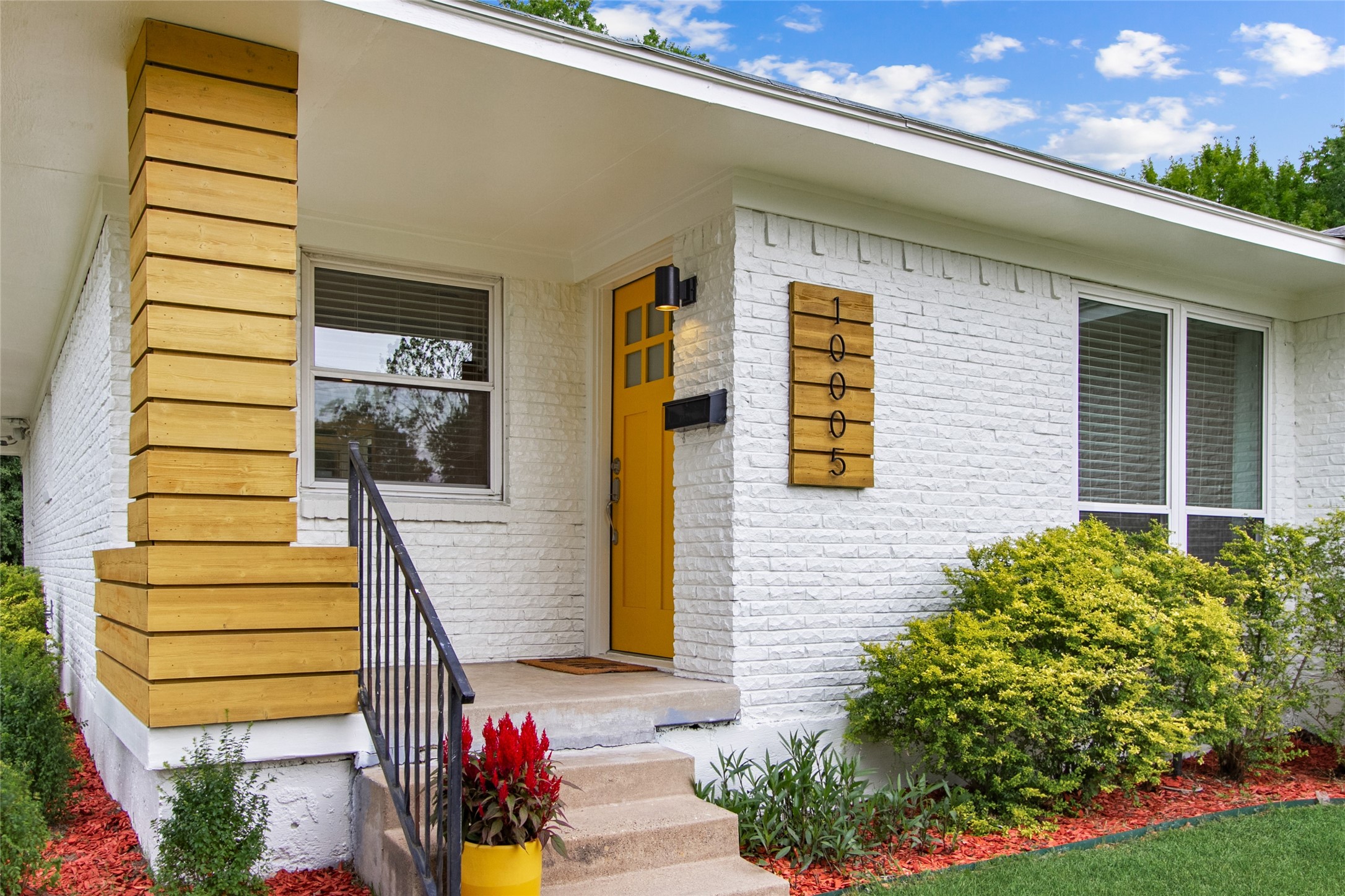 10005 Newcombe Drive Dallas TX 75228
