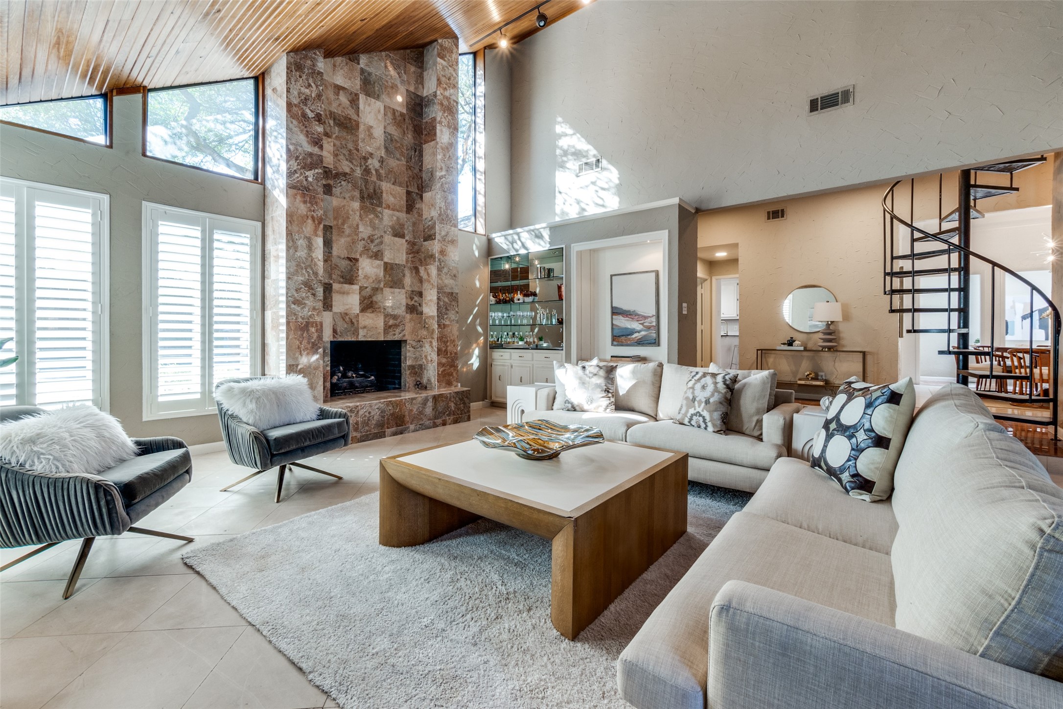 6147 Twin Oaks Circle Dallas TX 75240