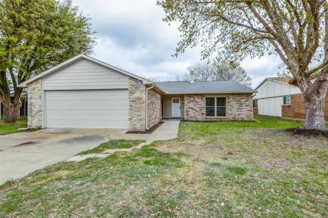 2105 Newbury Drive Arlington TX 76014