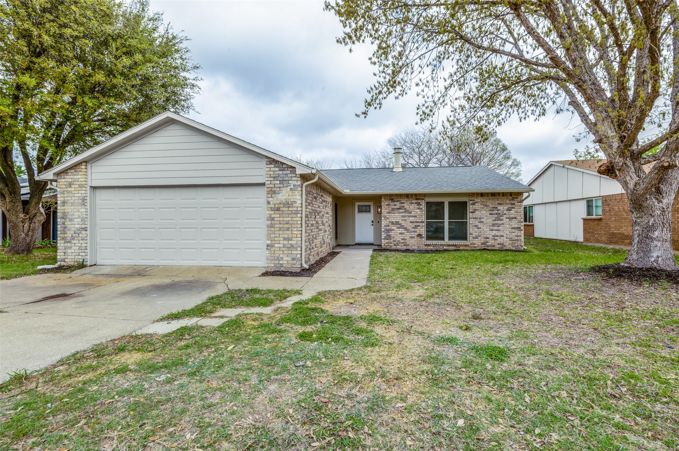 2105 Newbury Drive Arlington TX 76014