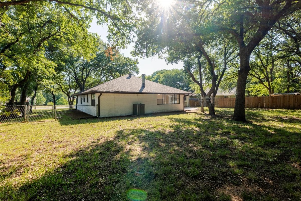1416 Cheyenne Trail Granbury TX 76048