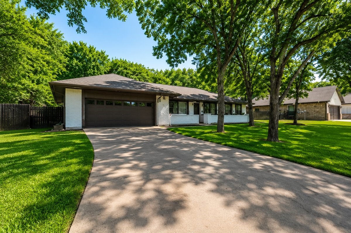 1416 Cheyenne Trail Granbury TX 76048