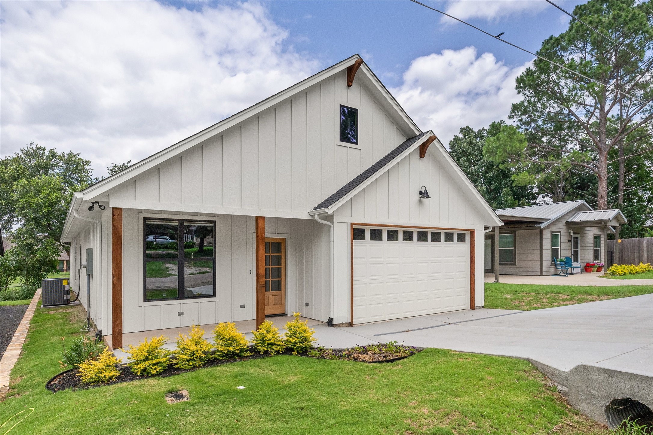 1010 Mustang Trail Granbury TX 76049